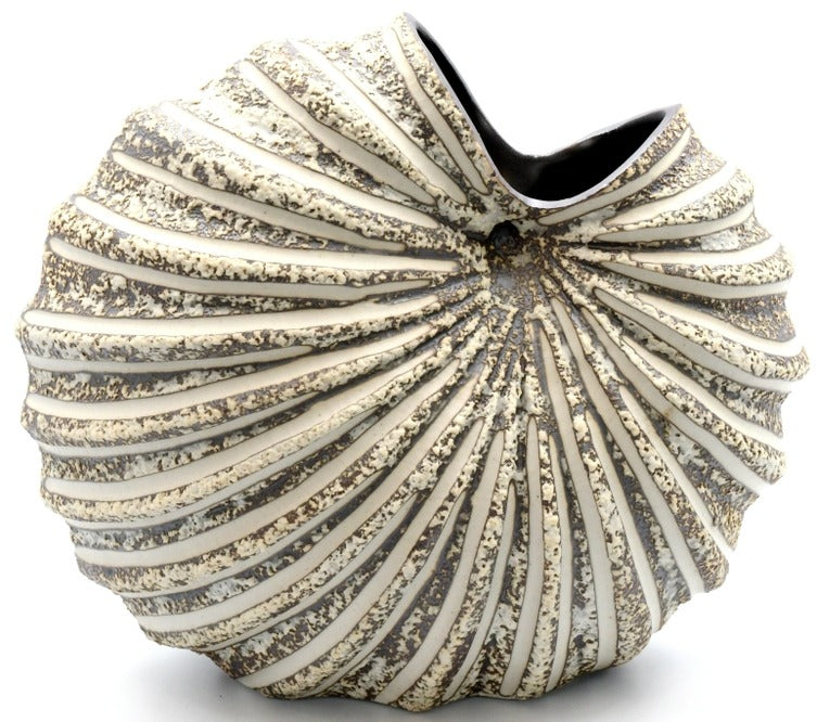 Small Palm Cockle Brown & Cream Porcelain Vase