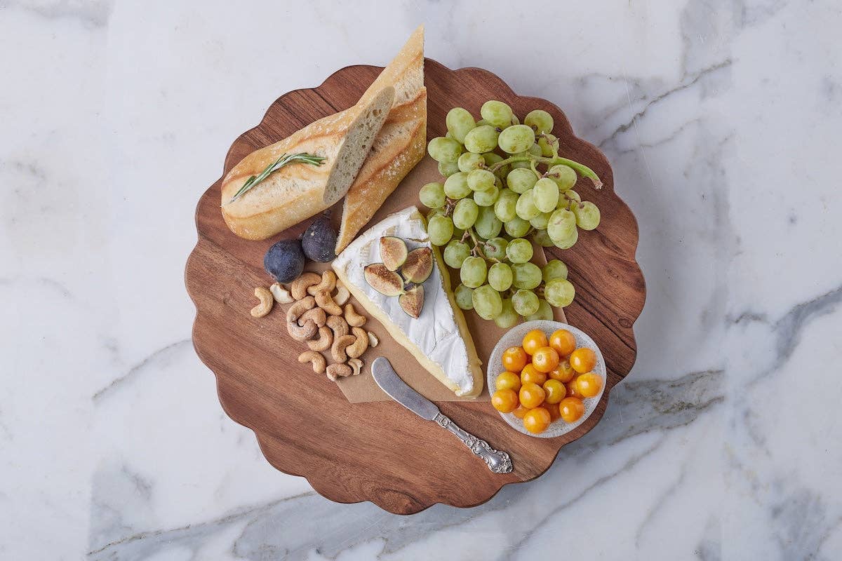 Scalloped Footed Serving & Cutting Board, 15in