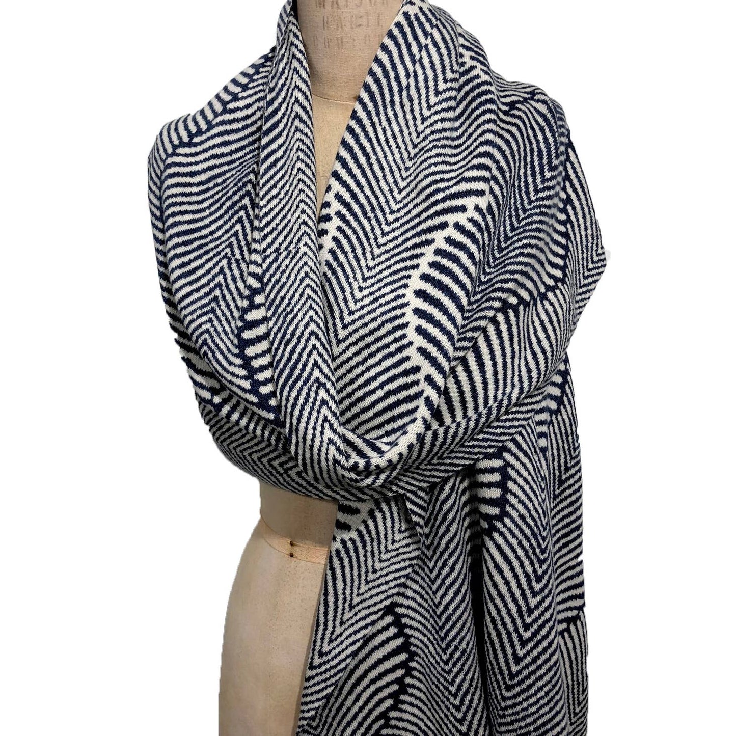 Liamolly Forest Fern Black & Cream Wrap