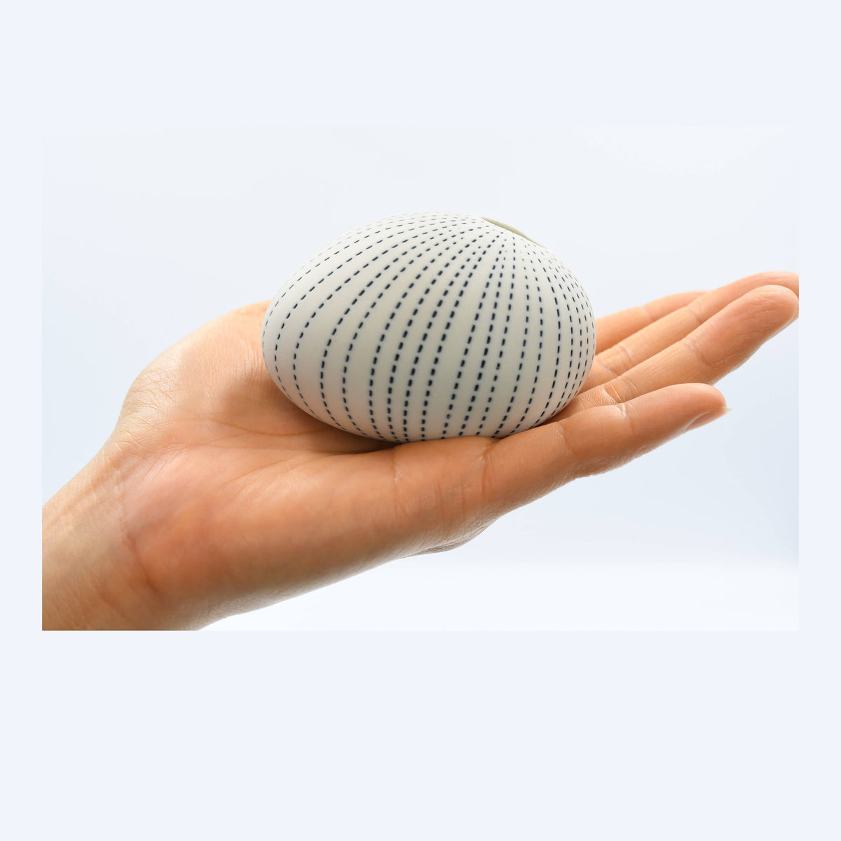 PEBBLE MINI S-Handcrafted Porcelain Bud Vase