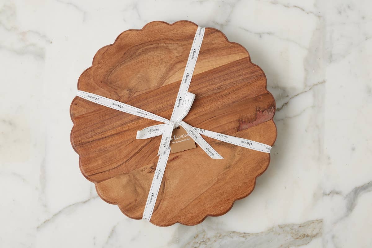 Scalloped Footed Serving & Cutting Board, 15in