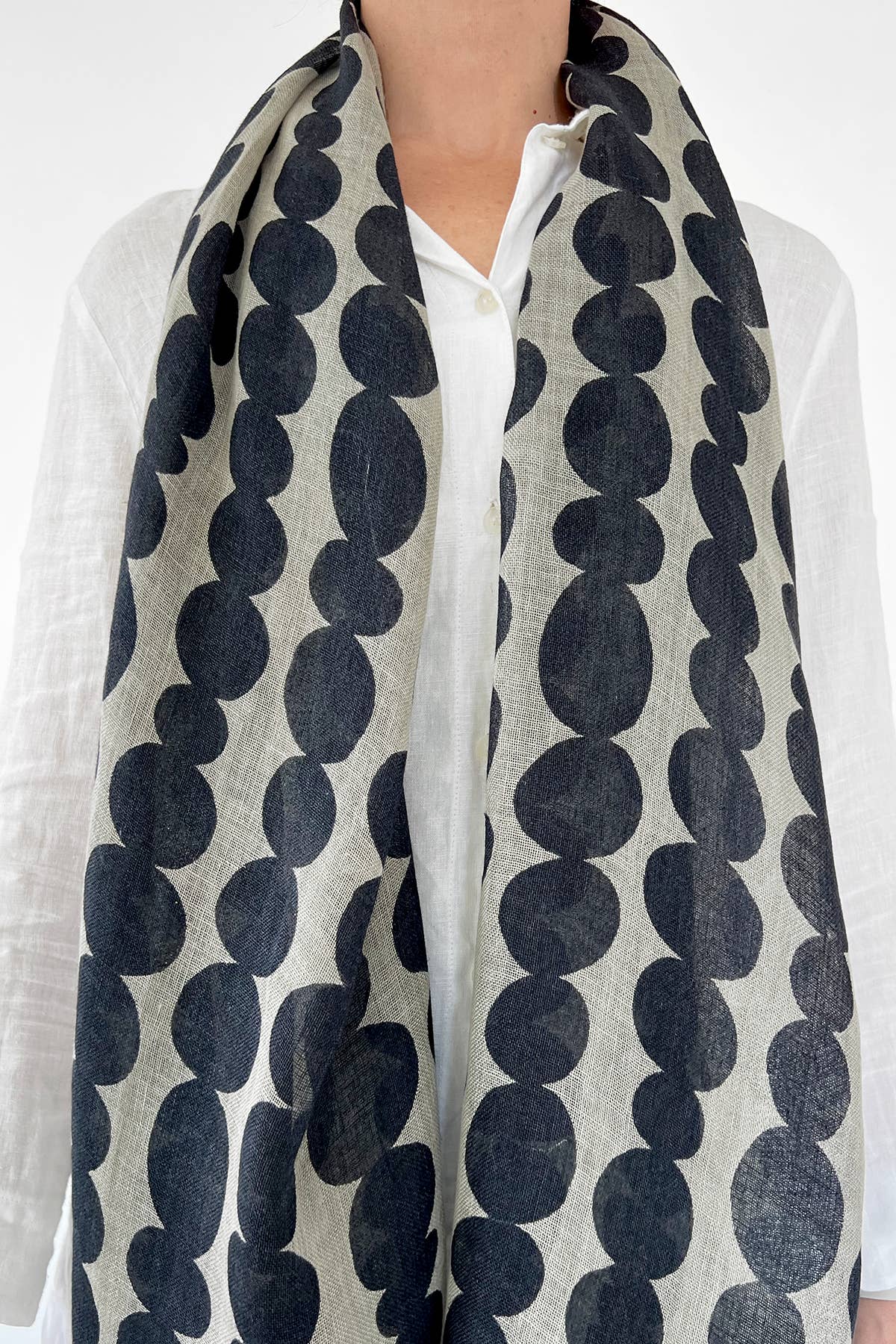 Linen Scarf: Small Totem Black/Grey