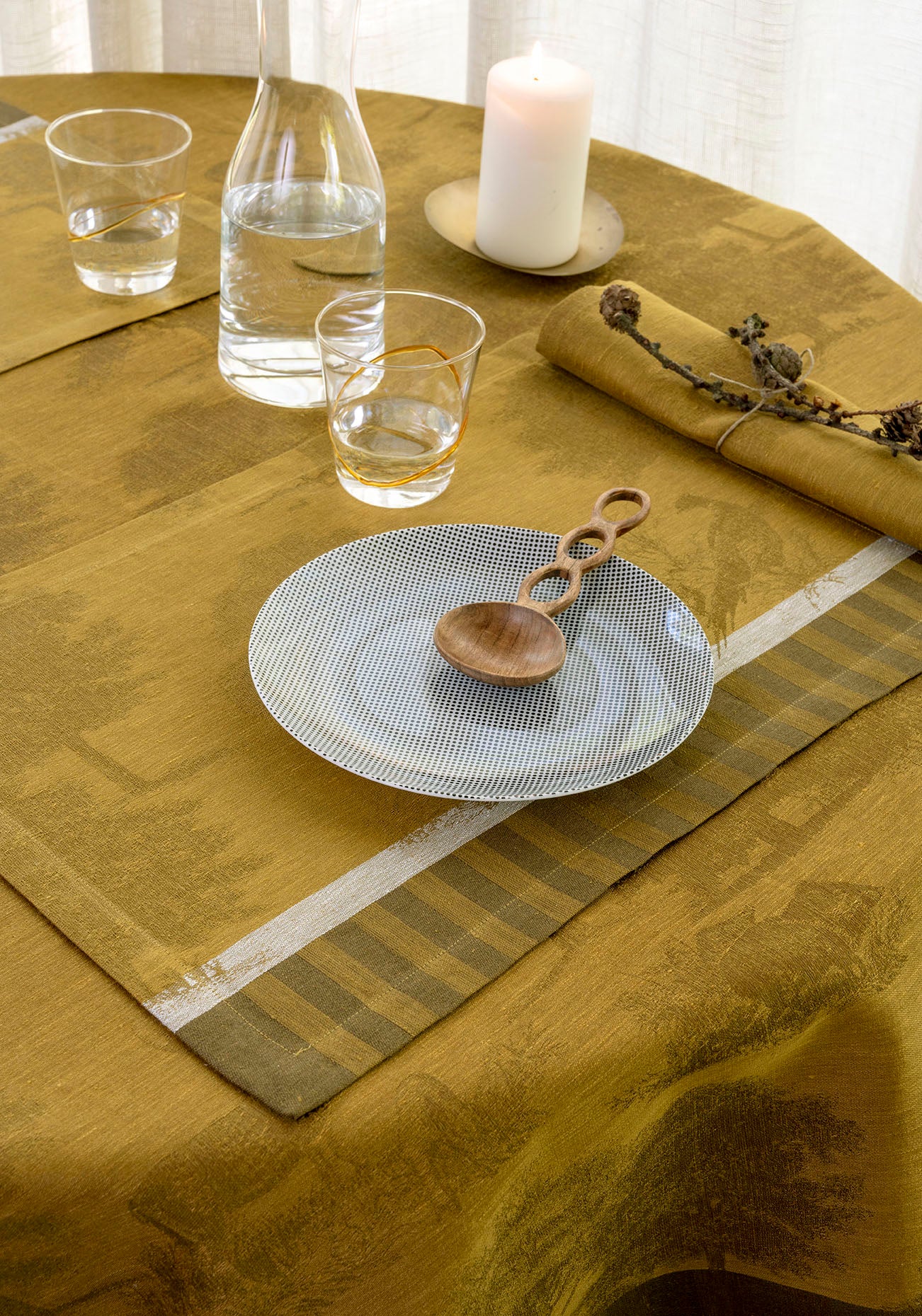 Souveraine Gold Linen