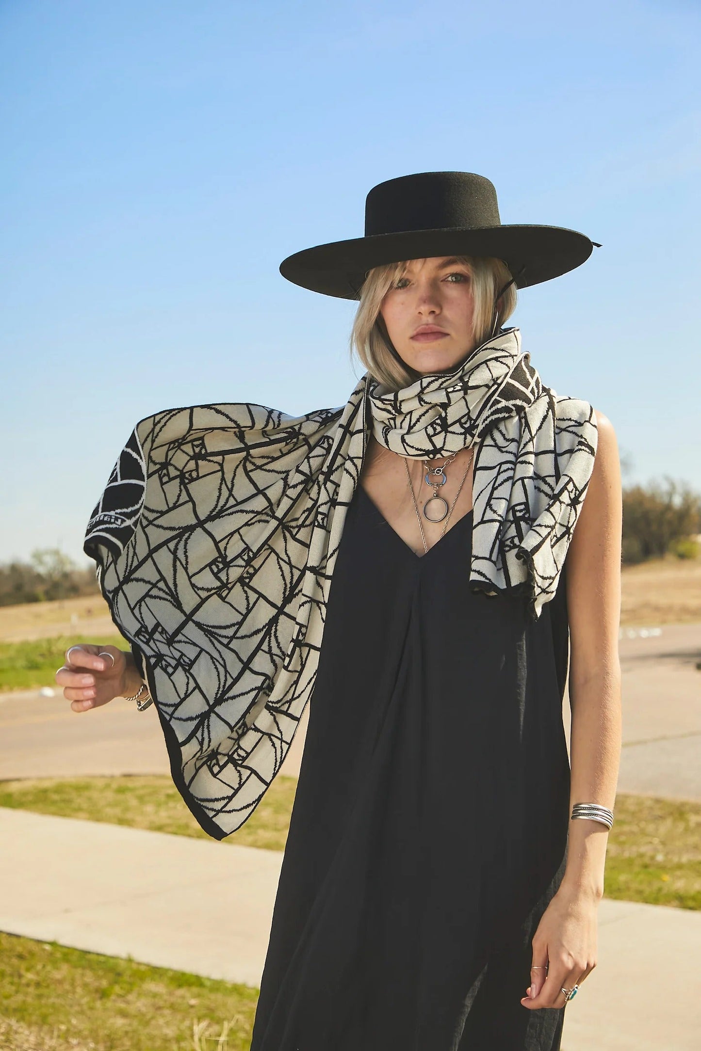 Liamolly Golden Ratio, Black and White Cotton Wrap