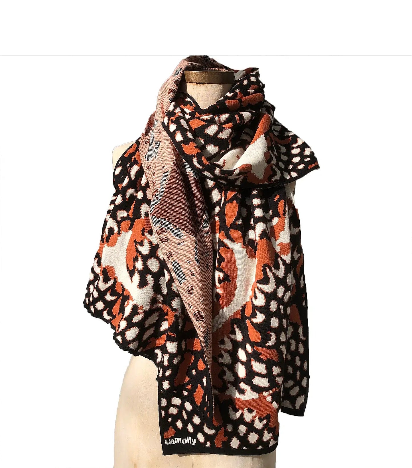 Monarch rust and black wrap