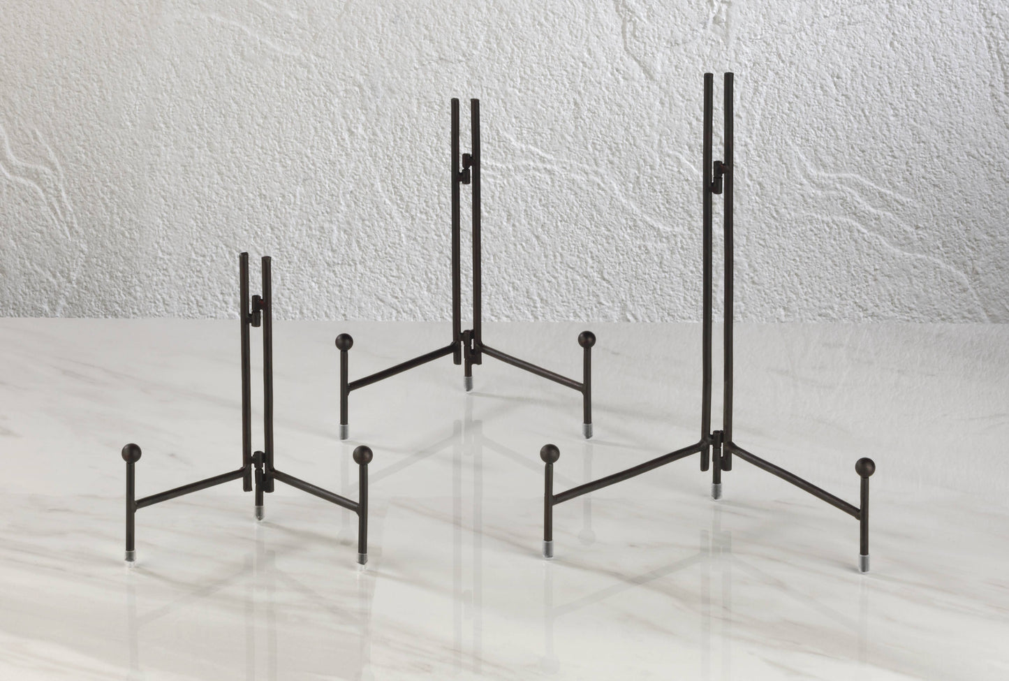 Medium Straight Edge Easel