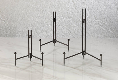 Medium Straight Edge Easel