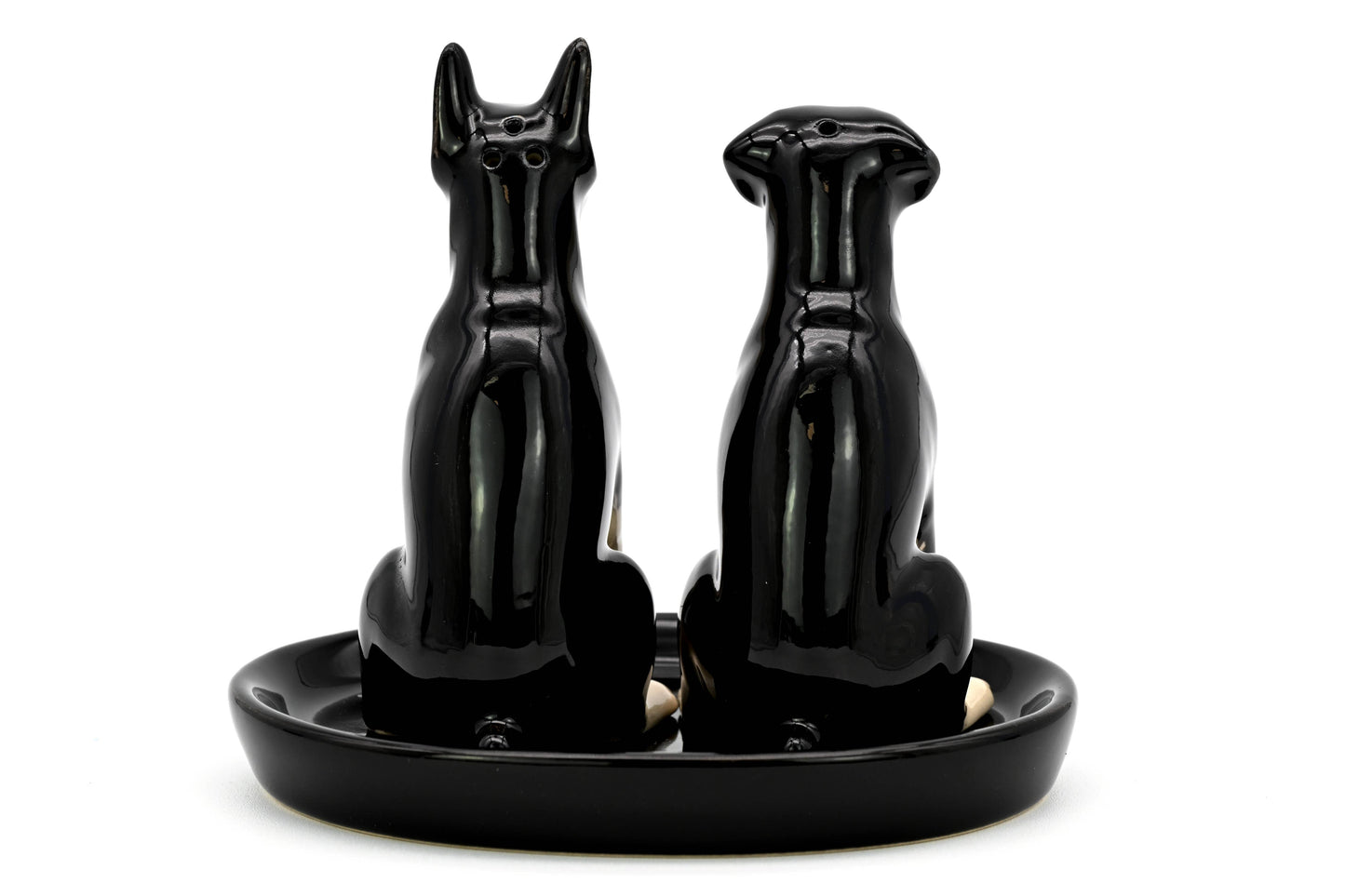 SALT AND PEPPER SHAKER Boxer and black ceramic tray
