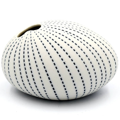 PEBBLE MINI S-Handcrafted Porcelain Bud Vase