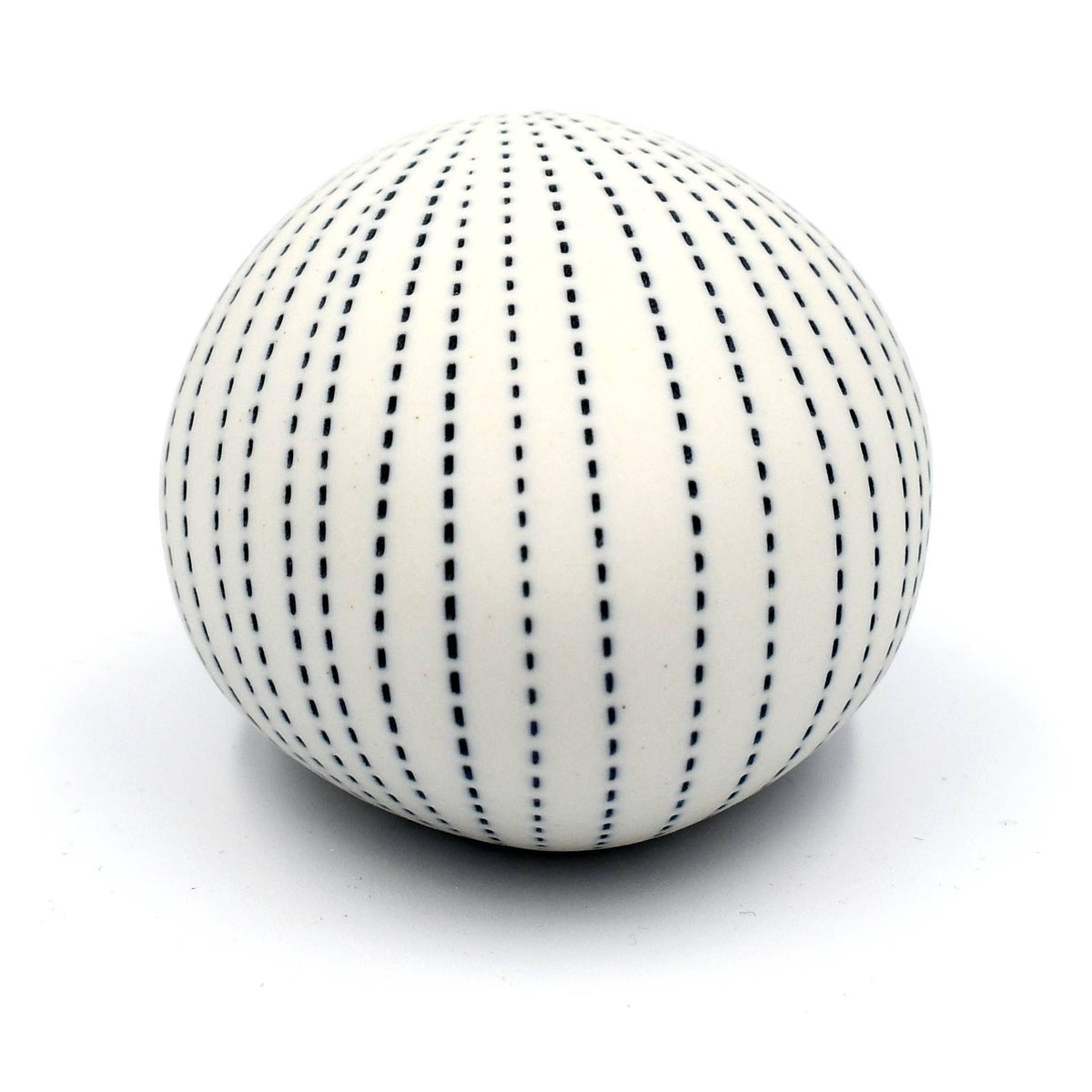 PEBBLE MINI S-Handcrafted Porcelain Bud Vase