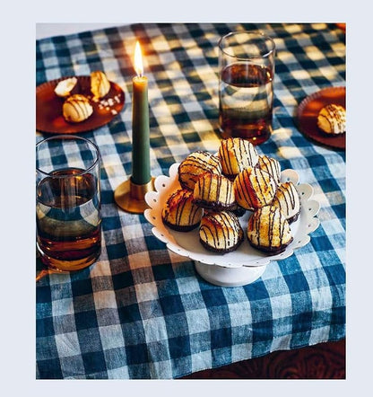 Cozy Café Cookies: Seasonal Sweet Treats to Bake at Home