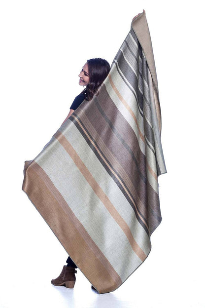 Vintage Pearl Throw Open