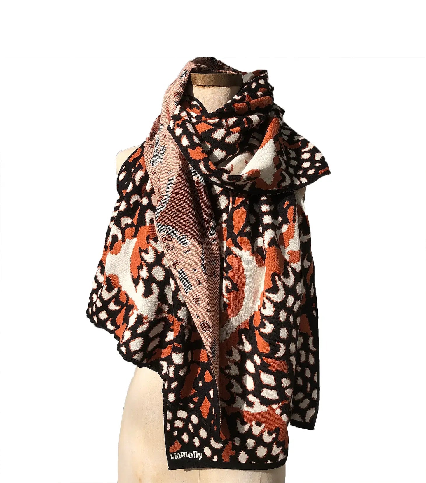 Monarch rust and black wrap