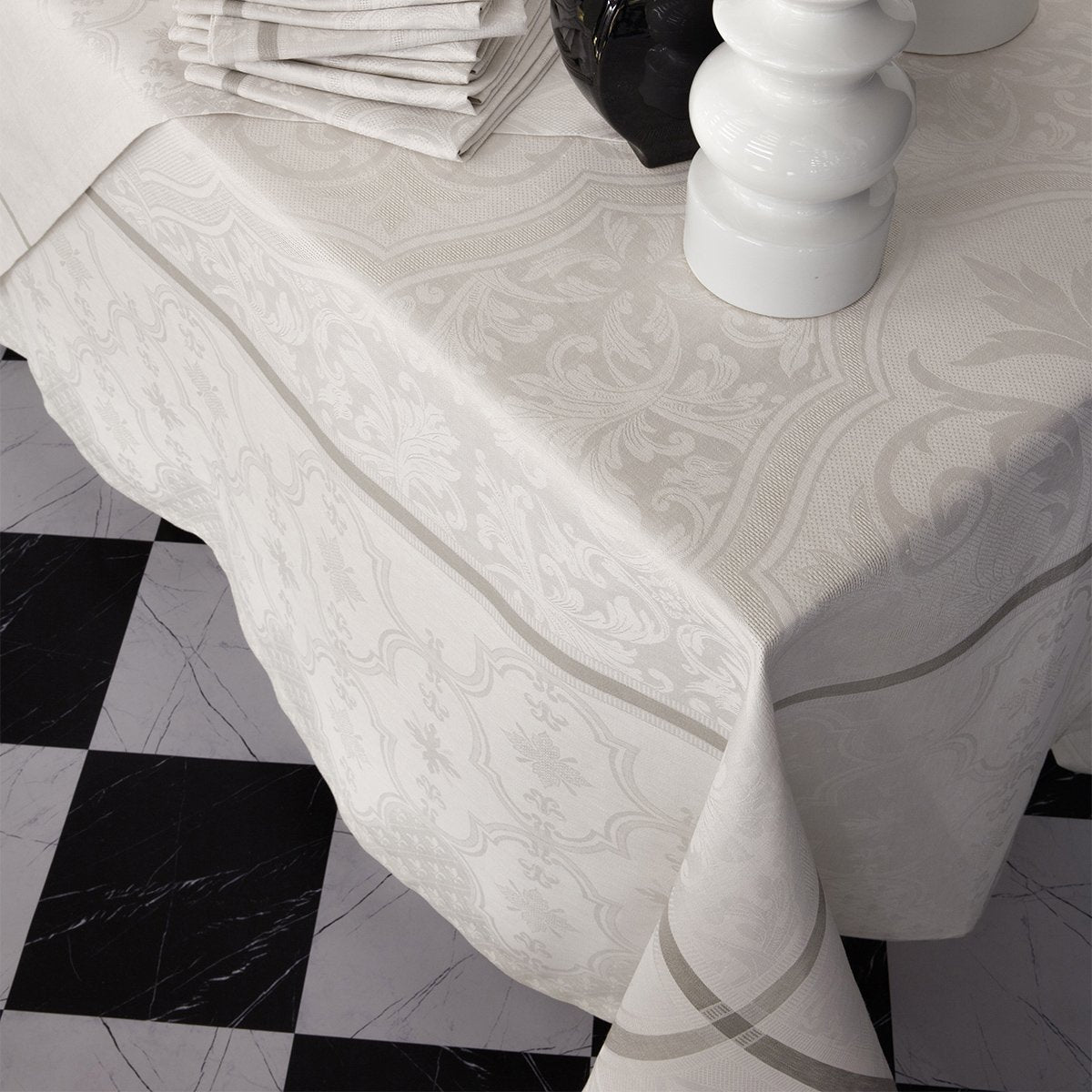 Armoiries White Linen Border Ambiance