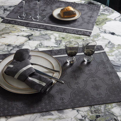 Armoiries Black Linen Placemat/Napkin Ambiance